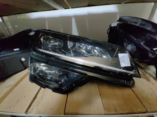 bontott SKODA KAROQ Jobb Ledes Fényszóró