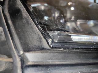 bontott SKODA KAROQ Jobb Ledes Fényszóró