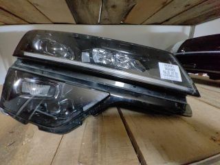 bontott SKODA KAROQ Jobb Ledes Fényszóró