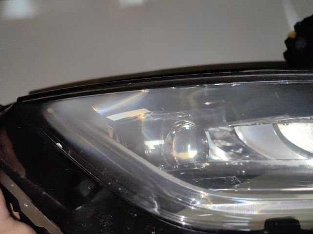 bontott SKODA KAROQ Jobb Ledes Fényszóró