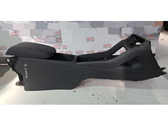 bontott SKODA KAROQ Könyöklő