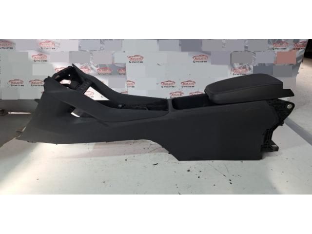 bontott SKODA KAROQ Könyöklő