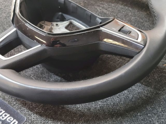 bontott SKODA KAROQ Multikormány