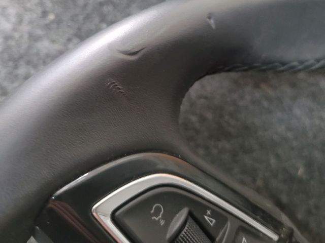 bontott SKODA KAROQ Multikormány