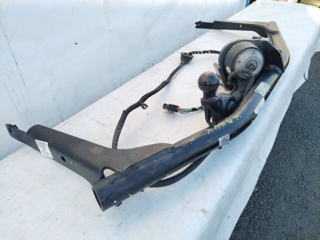 bontott SKODA KAROQ Vonóhorog