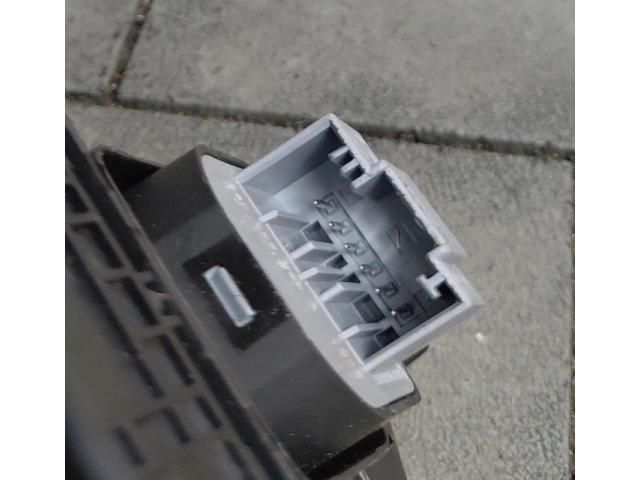 bontott SKODA KODIAQ Ablakemelő Kapcsoló Négyes / Kettes