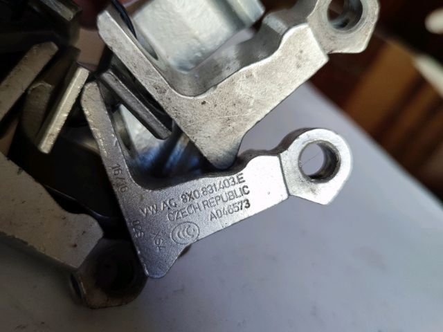 bontott SKODA KODIAQ Ajtó Zsanér (Pozíciófüggetlen)