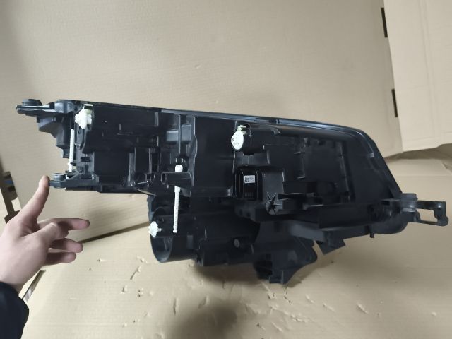 bontott SKODA KODIAQ Bal Fényszóró