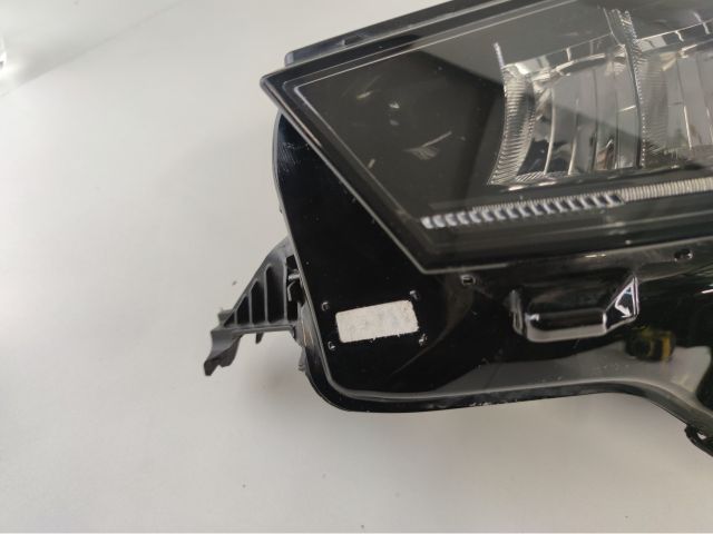 bontott SKODA KODIAQ Bal Fényszóró