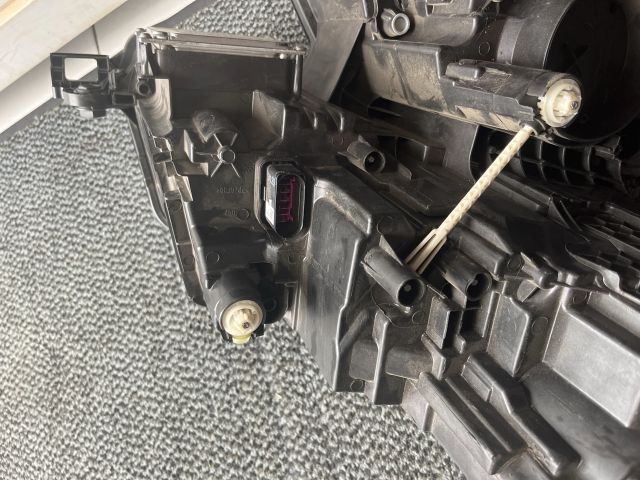 bontott SKODA KODIAQ Bal Fényszóró