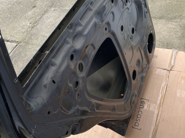 bontott SKODA KODIAQ Bal hátsó Ajtó (Üres lemez)