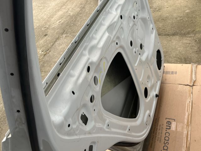 bontott SKODA KODIAQ Bal hátsó Ajtó (Üres lemez)