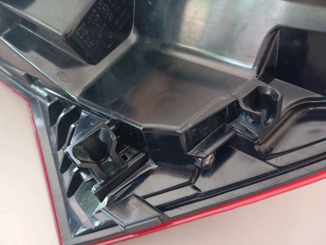 bontott SKODA KODIAQ Bal Külső Hátsó Lámpa