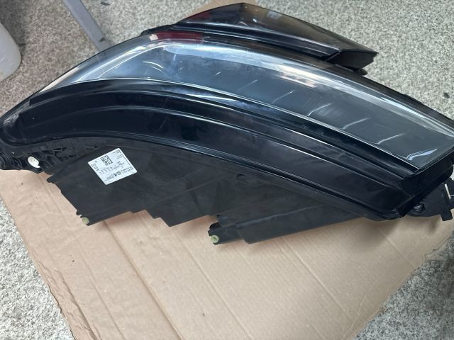 bontott SKODA KODIAQ Bal Ledes Fényszóró