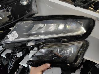 bontott SKODA KODIAQ Bal Ledes Fényszóró