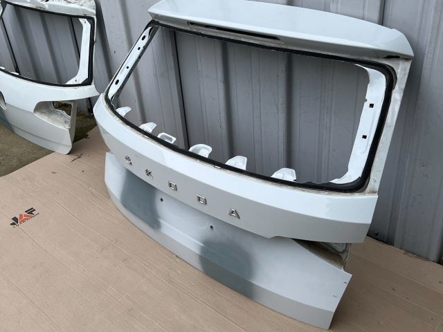 bontott SKODA KODIAQ Csomagtérajtó (Üres lemez)