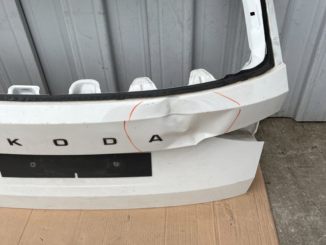 bontott SKODA KODIAQ Csomagtérajtó (Üres lemez)