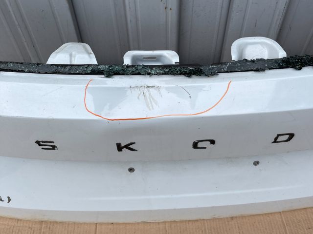 bontott SKODA KODIAQ Csomagtérajtó (Üres lemez)