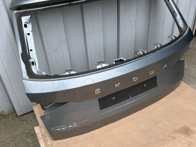 bontott SKODA KODIAQ Csomagtérajtó (Üres lemez)
