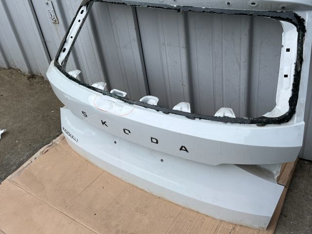 bontott SKODA KODIAQ Csomagtérajtó (Üres lemez)