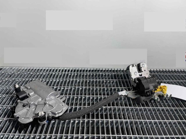 bontott SKODA KODIAQ Csomagtérajtó Ütköző