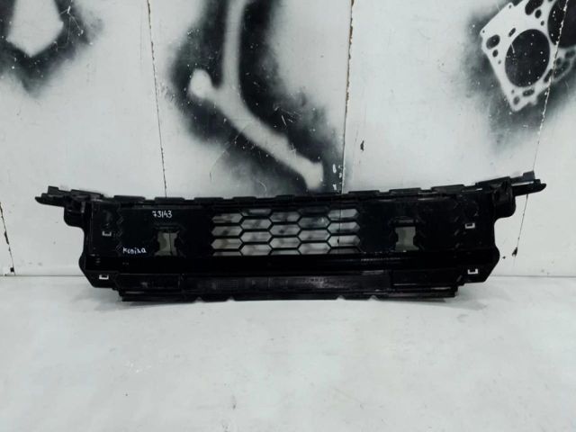 bontott SKODA KODIAQ Első Lökhárító Alsó Középső Díszrács