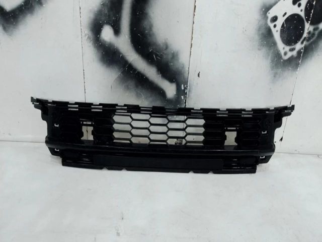 bontott SKODA KODIAQ Első Lökhárító Alsó Középső Díszrács