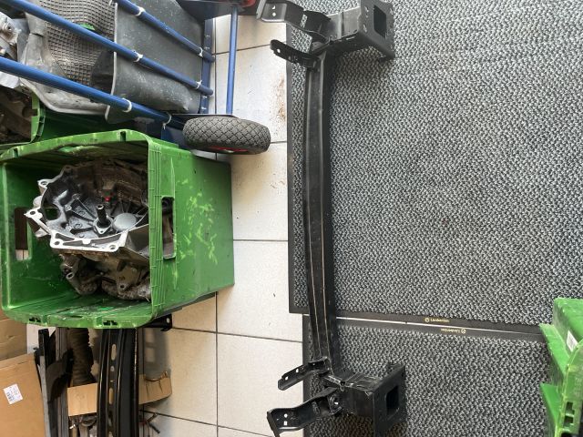 bontott SKODA KODIAQ Első Lökhárító Merevítő (Fém)