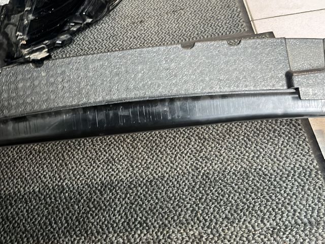 bontott SKODA KODIAQ Első Lökhárító Merevítő (Fém)