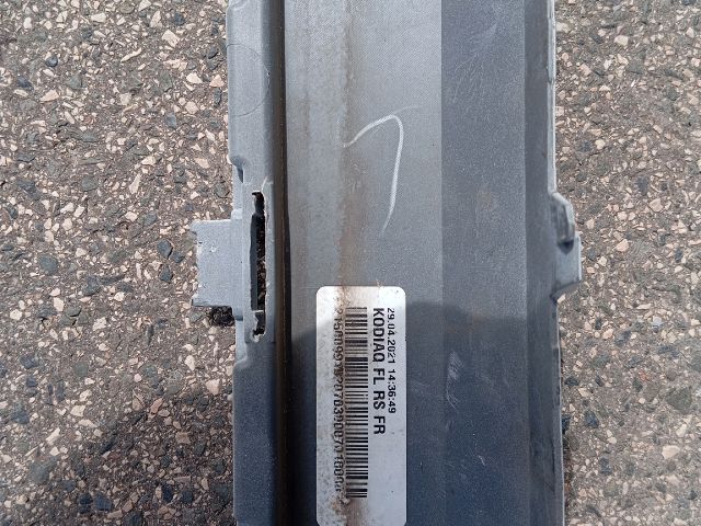 bontott SKODA KODIAQ Első Lökhárító (Részeivel)