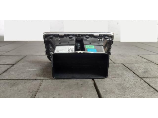 bontott SKODA KODIAQ Hátsó középső Szellőző