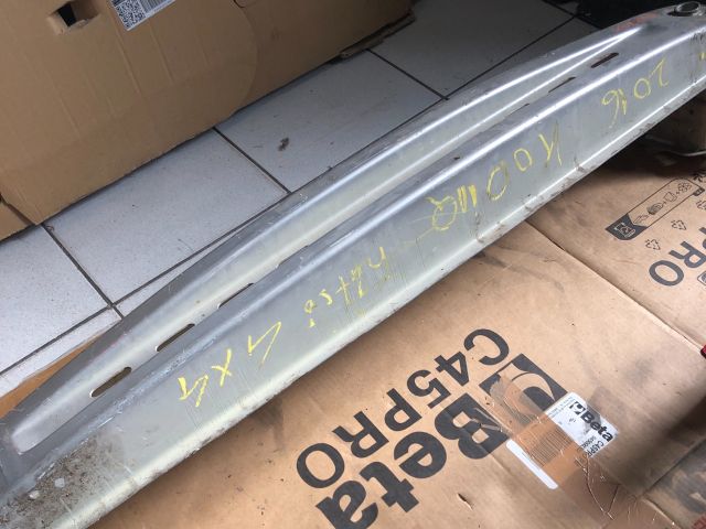 bontott SKODA KODIAQ Hátsó Lökhárító Merevítő (Fém)