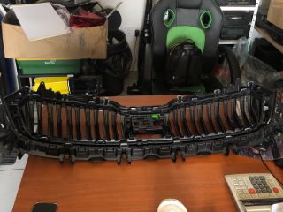 bontott SKODA KODIAQ Hűtőrács