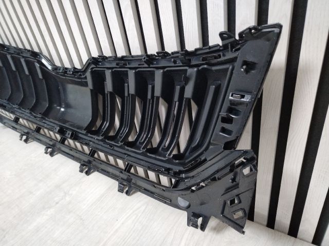 bontott SKODA KODIAQ Hűtőrács