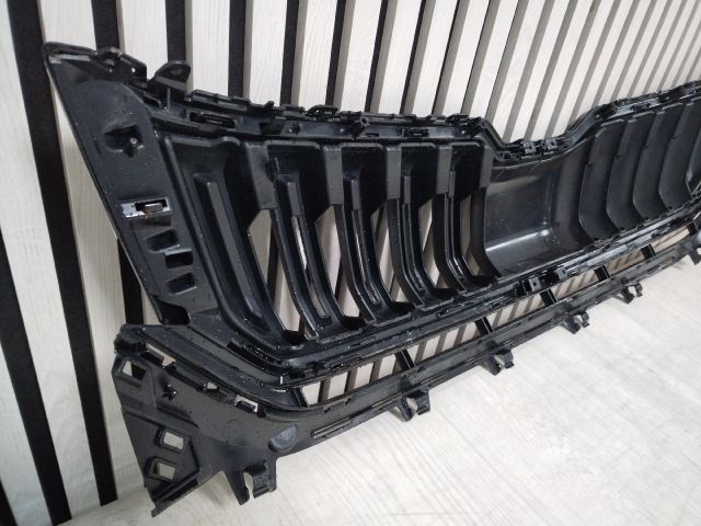 bontott SKODA KODIAQ Hűtőrács