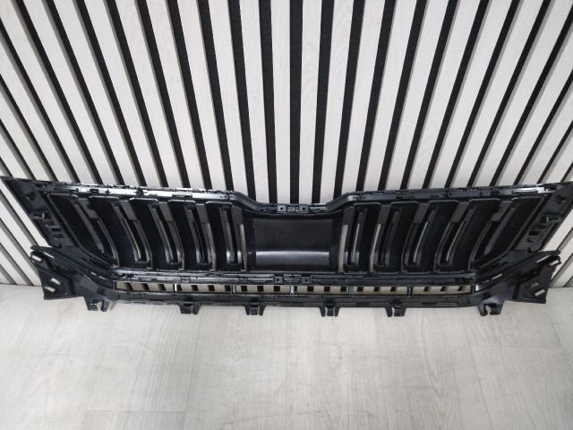 bontott SKODA KODIAQ Hűtőrács