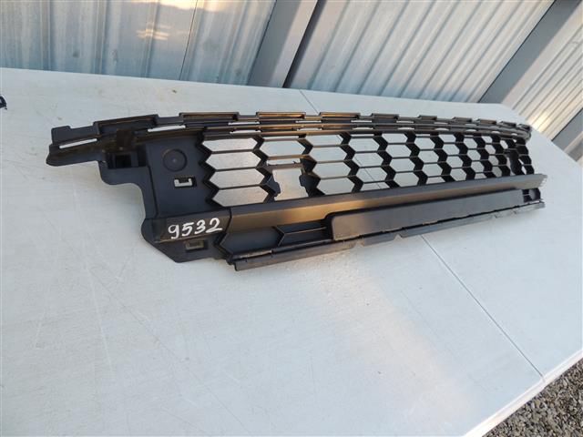 bontott SKODA KODIAQ Hűtőrács