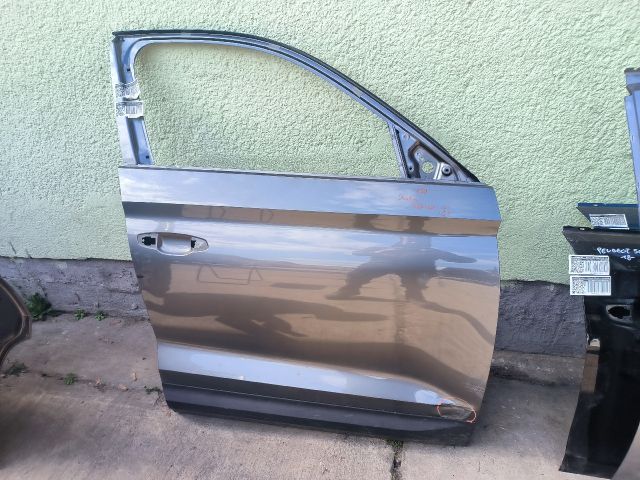 bontott SKODA KODIAQ Jobb első Ajtó (Részeivel)