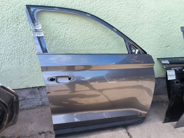 bontott SKODA KODIAQ Jobb első Ajtó (Részeivel)