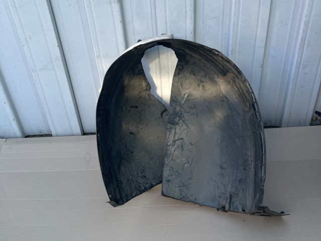 bontott SKODA KODIAQ Jobb első Dobbetét (Kerékjárati, Műanyag)