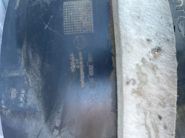 bontott SKODA KODIAQ Jobb első Dobbetét (Kerékjárati, Műanyag)