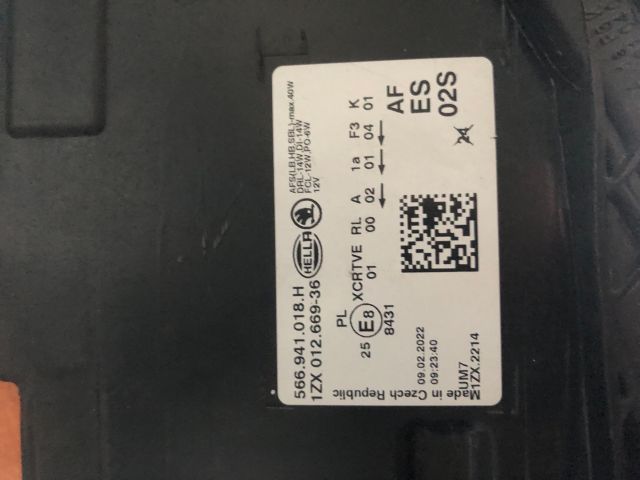 bontott SKODA KODIAQ Jobb Fényszóró