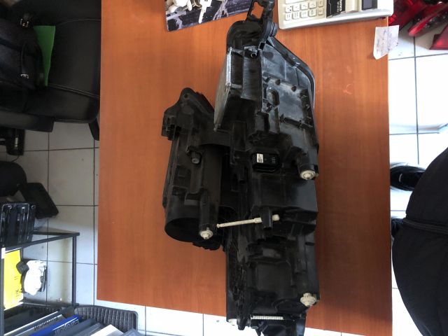 bontott SKODA KODIAQ Jobb Fényszóró