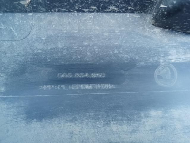 bontott SKODA KODIAQ Jobb hátsó Ajtó Díszléc