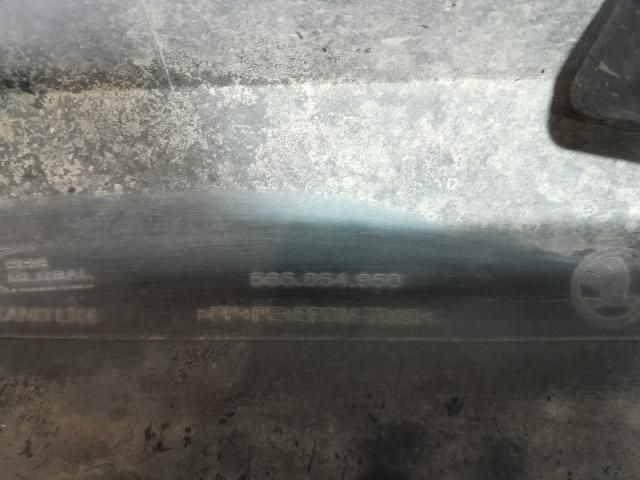 bontott SKODA KODIAQ Jobb hátsó Ajtó Díszléc