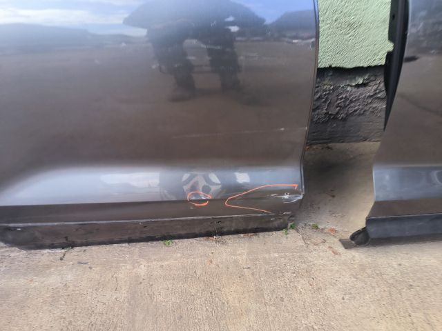 bontott SKODA KODIAQ Jobb hátsó Ajtó (Üres lemez)