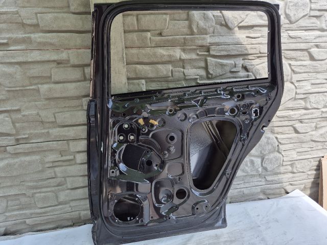 bontott SKODA KODIAQ Jobb hátsó Ajtó (Üres lemez)