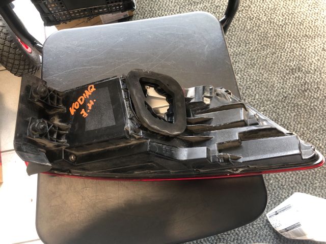 bontott SKODA KODIAQ Jobb Hátsó Lámpa