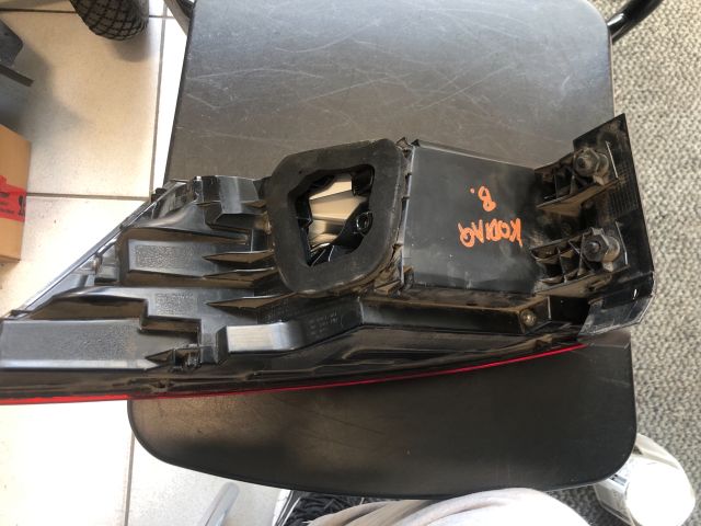 bontott SKODA KODIAQ Jobb Hátsó Lámpa