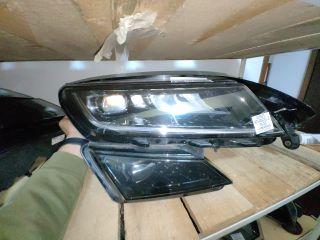 bontott SKODA KODIAQ Jobb Ledes Fényszóró